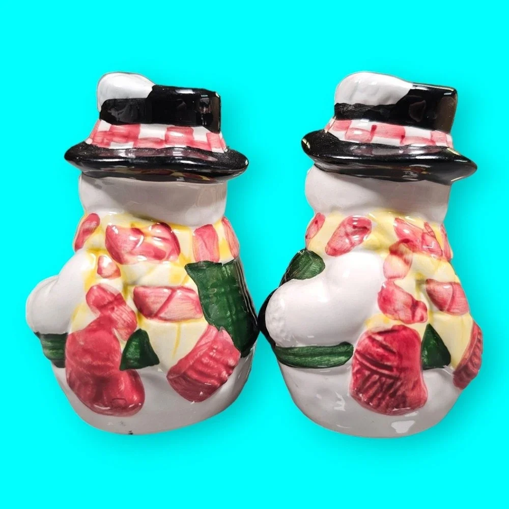 Vintage Salt & Pepper Shakers Snowmen Let it Snow Signs Ceramic‎